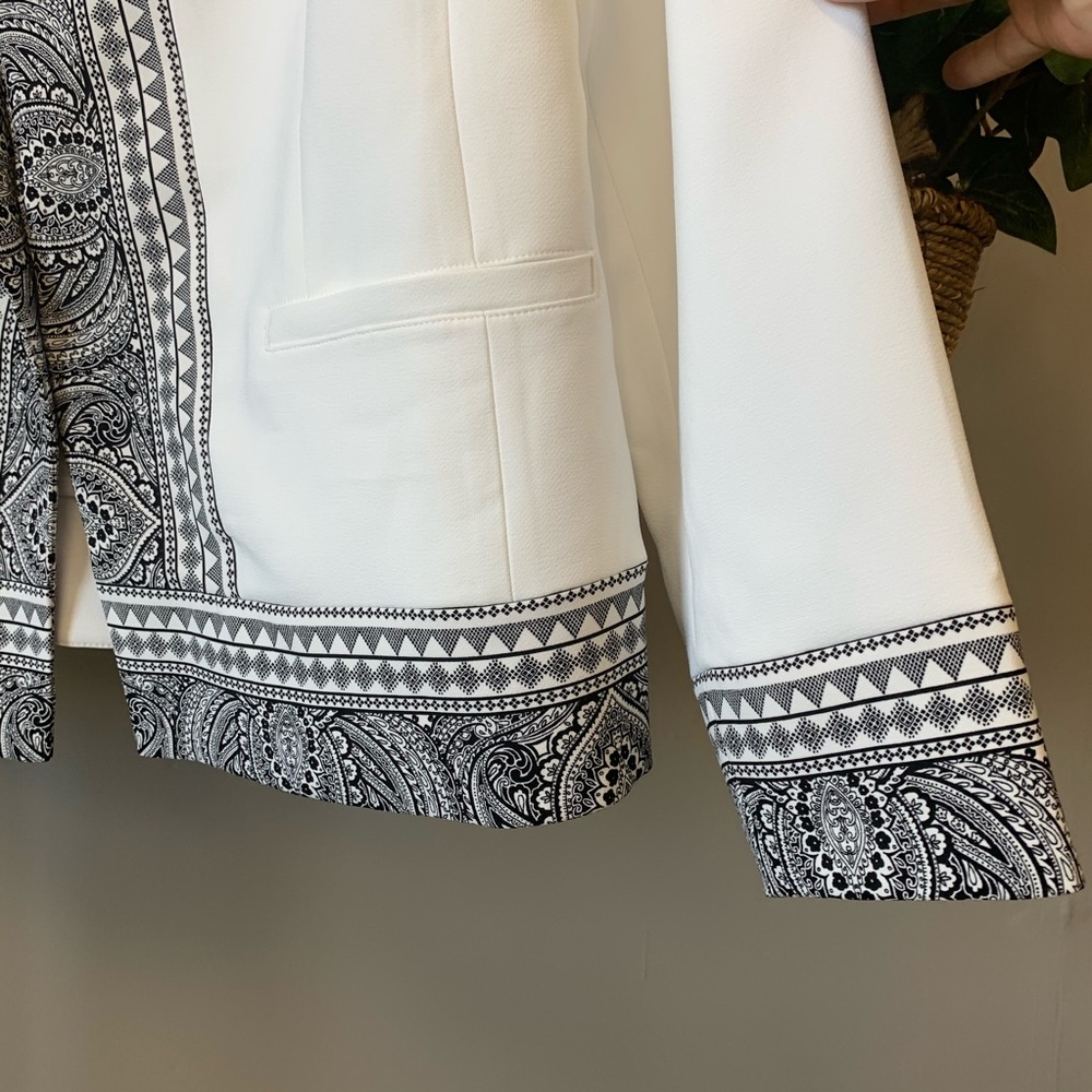 NWT CHICO’S Blazer - Picture 4 of 5